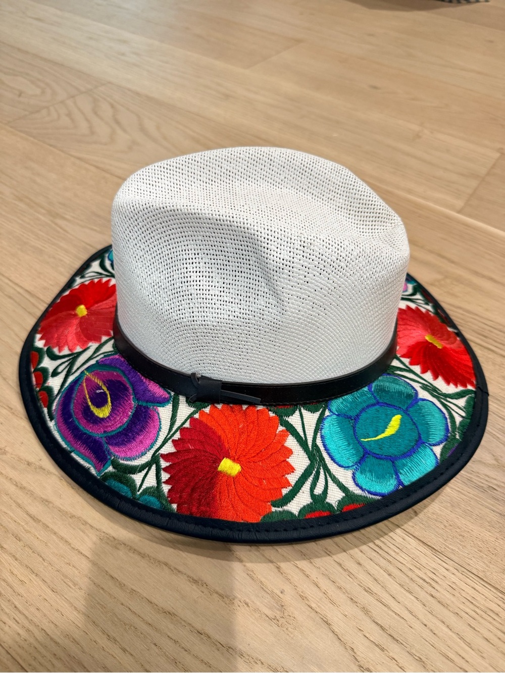 Embroidered Floral Brim Straw Fedora - White - Picture 2 of 3